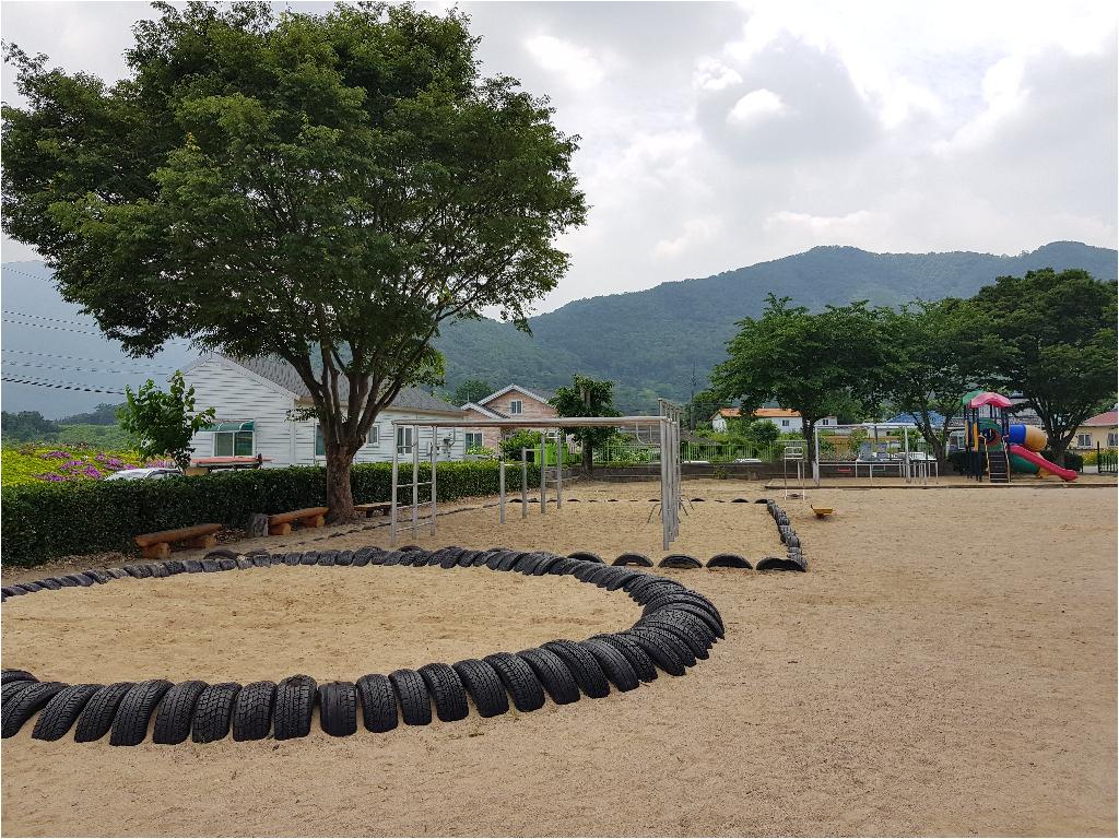 학교 운동장 놀이시설 보수 및 정글짐 설치
